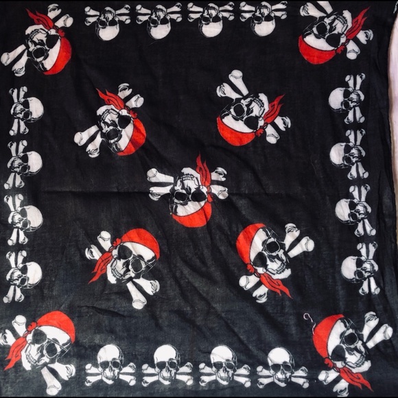 Bandana - Picture 3 of 3